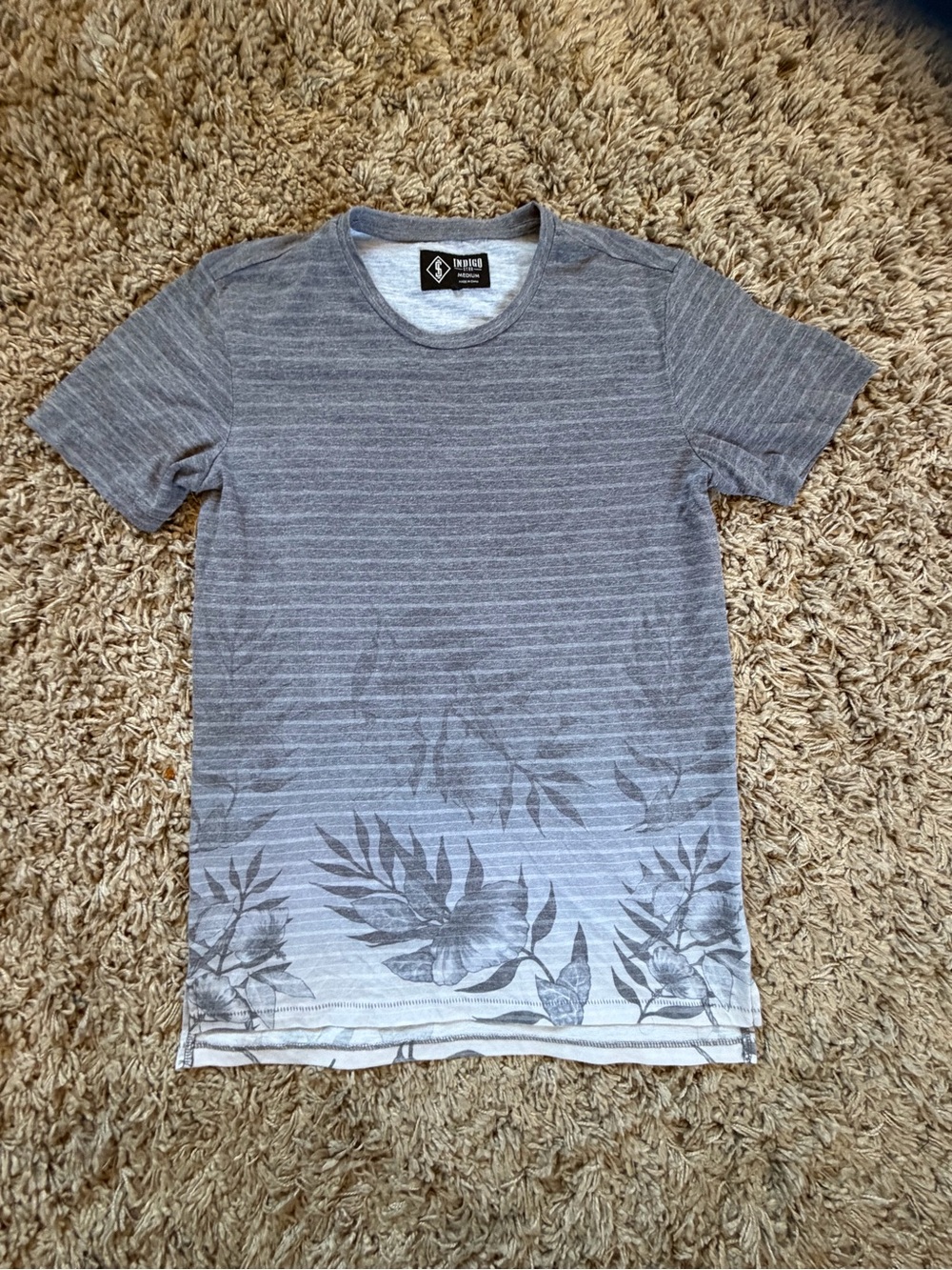Indigo Star Men’s M Gray/White Floral Graphic Print Logo Crew Neck T-Shirt
